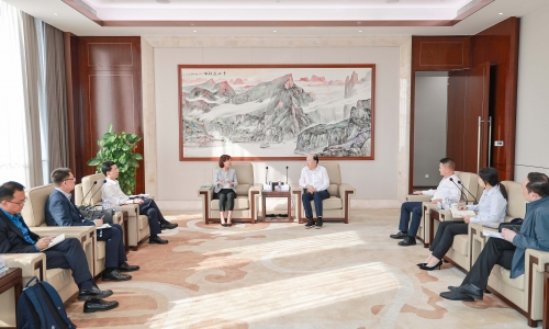 中国农业银行新加坡分行总经理郭薇莅临南宫电子游戏调研