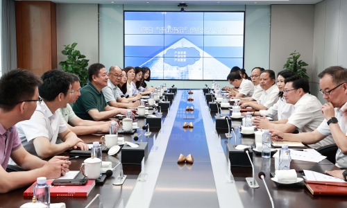 江苏省扬州市总工会考察组来南宫电子游戏调研交流