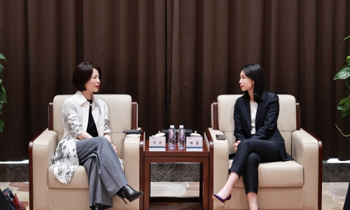渣打银行（中国）有限公司副行长鲁静莅临南宫电子游戏调研
