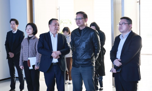 浙江省经信厅投资处调研员屠国富莅临南宫电子游戏调研