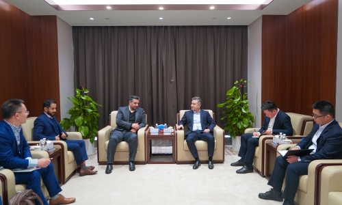 SABIC化学品战略事业部乙二醇及工业气体业务部副总裁FaisalAl-Bahair携代表团到访南宫电子游戏