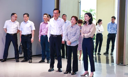 嘉兴市人大常委会党组书记、主任高玲慧莅临南宫电子游戏调研