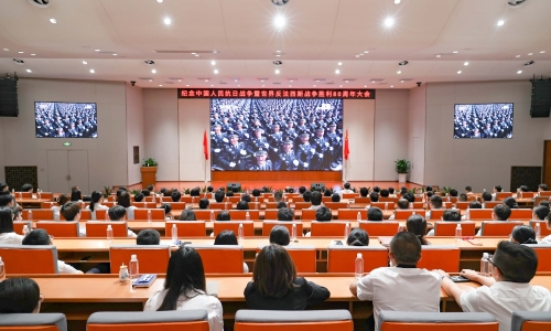 热血沸腾丨南宫电子游戏人齐上爱国课，共观阅兵盛典